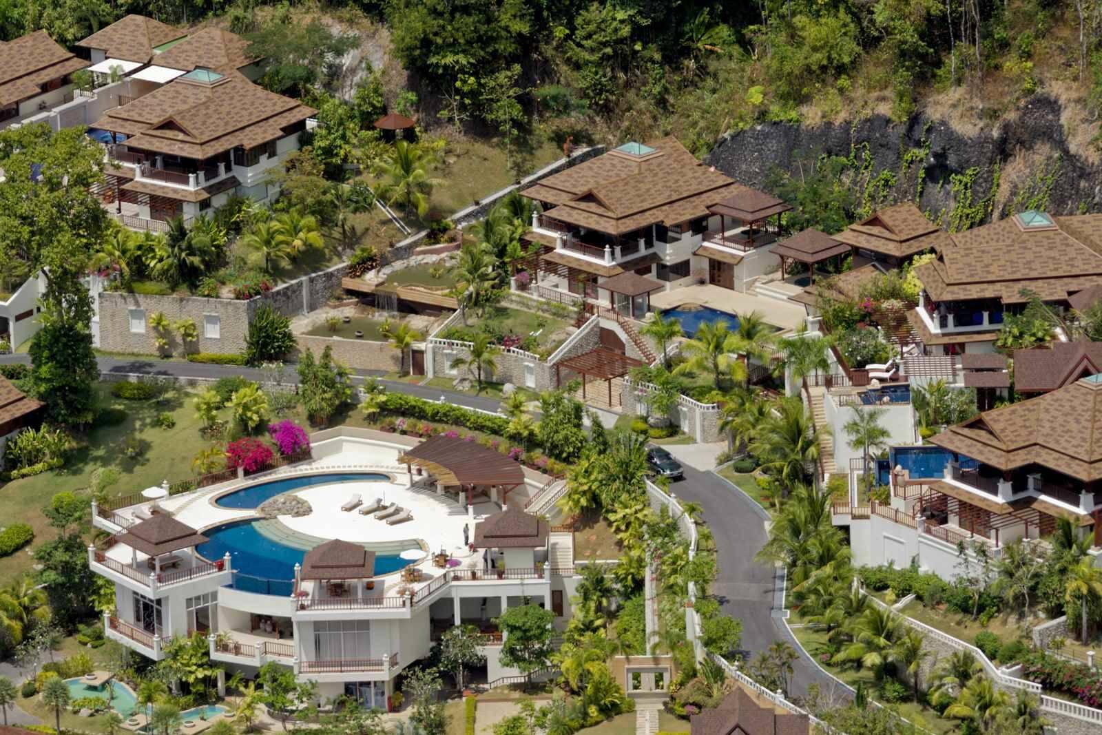 Превосходная вилла премиум класса с 4 спальнями и с видом на море, на пляже Патонг 