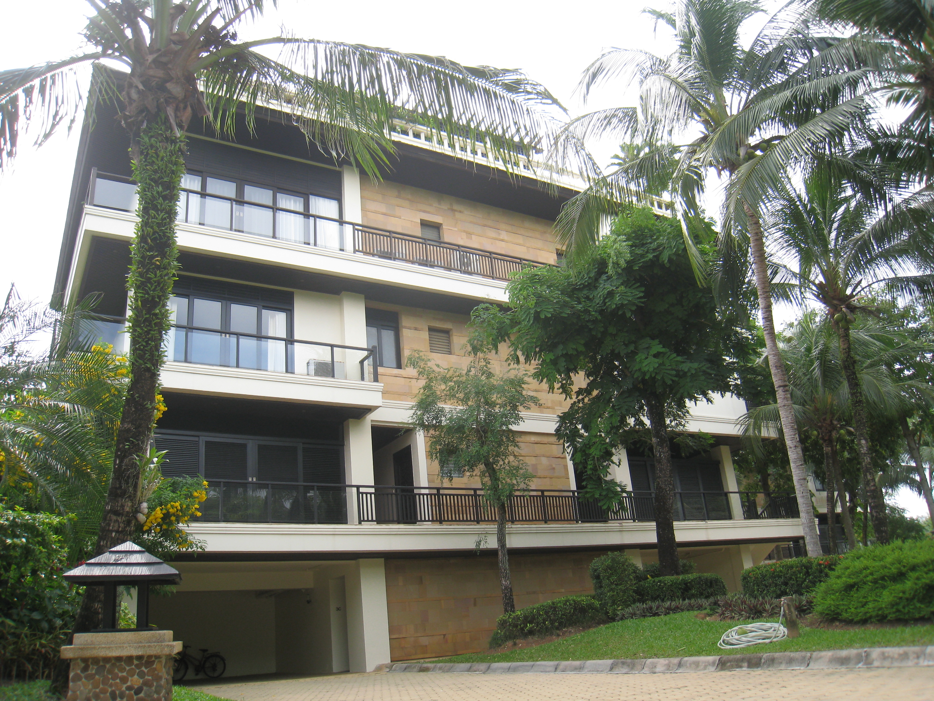 Роскошные апартаменты с 3 спальнями и с видом на сад, не далеко от моря в проекте Маантаван, на пляже Бангтао/Лагуна