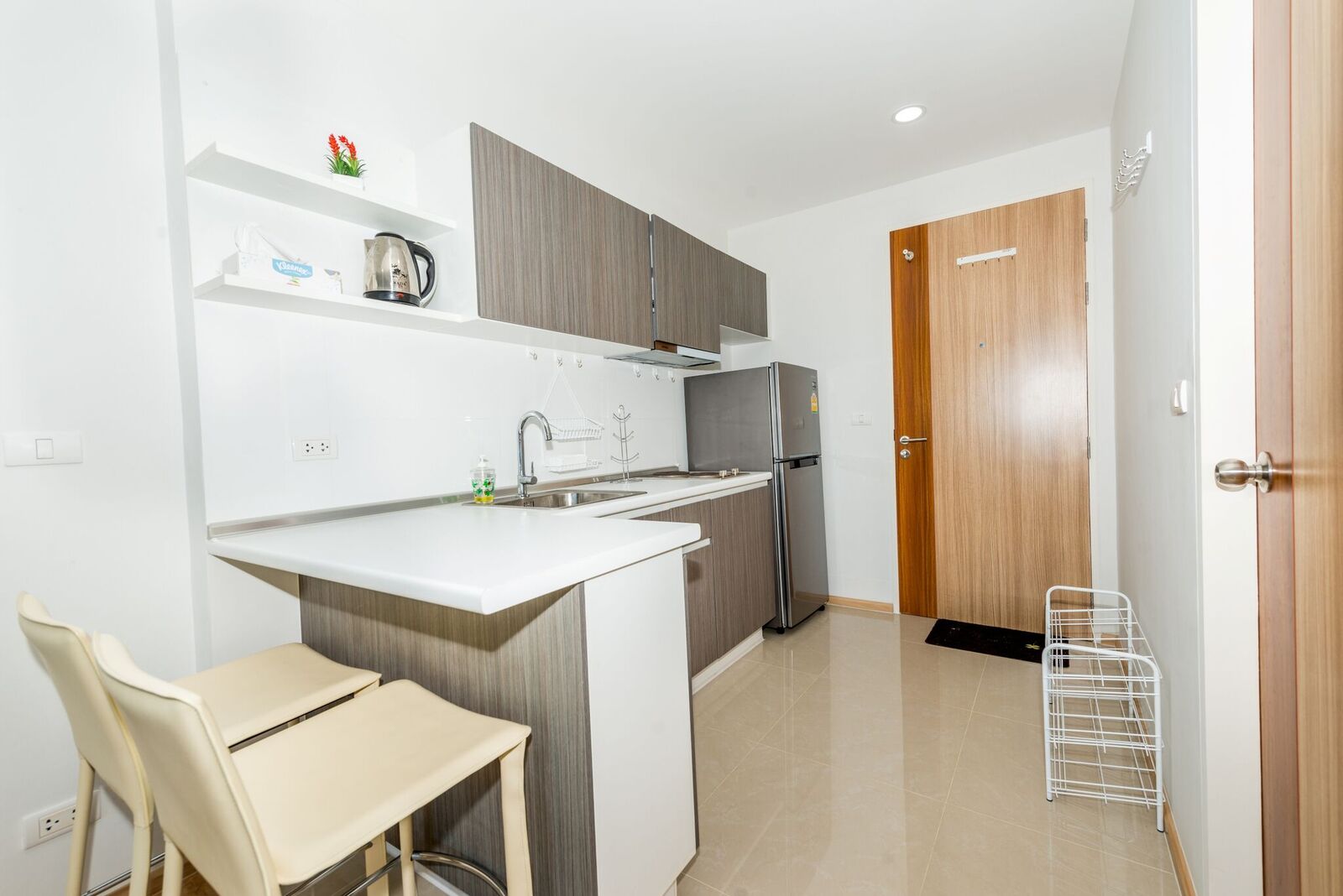 Удобные апартаменты студия и с видом на город в проекте Ката Озон, на пляже Ката