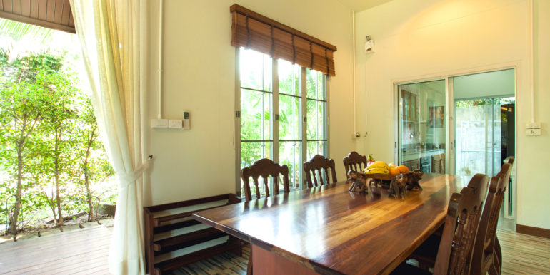 Комфортабельная вилла с 3 спальнями и с видом на бассейн в проекте Суксан, на пляже Равай