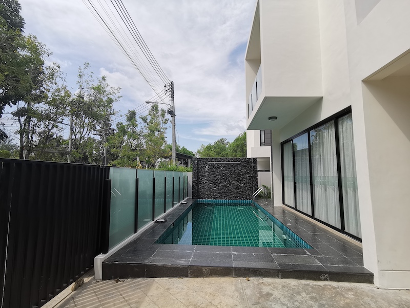 Великолепная вилла с 5 спальнями и с видом на бассейн в проекте Лагуна Парк, на пляже Бангтао/Лагуна