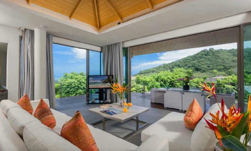 Восхитительная вилла премиум класса с 5 спальнями и с видом на море в проекте Ля Колин, на пляже Лаян 