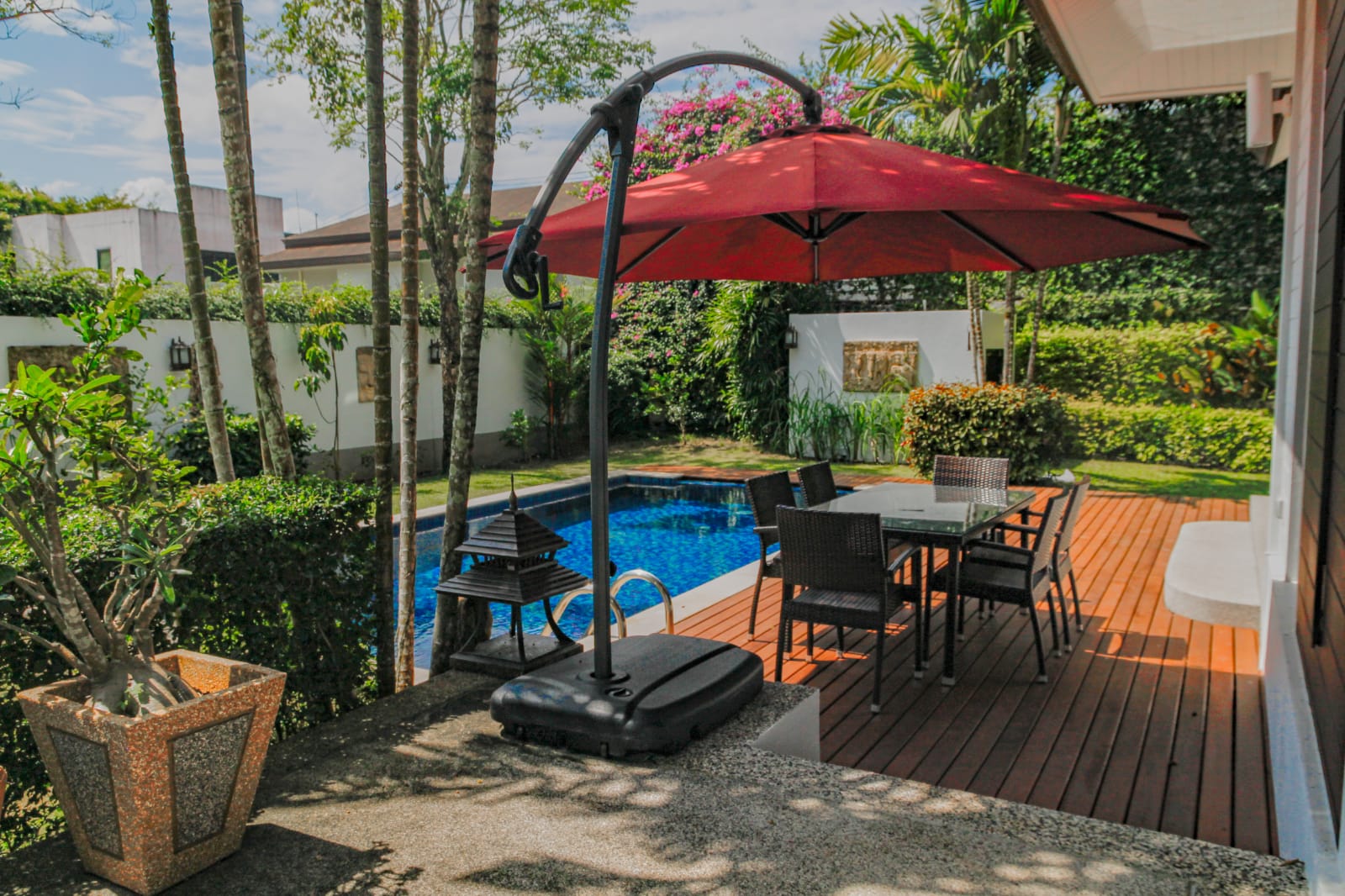 Сногсшибательная вилла с 4 спальнями и с видом на бассейн в проекте Танод Эстейт II, на пляже Бангтао/Лагуна