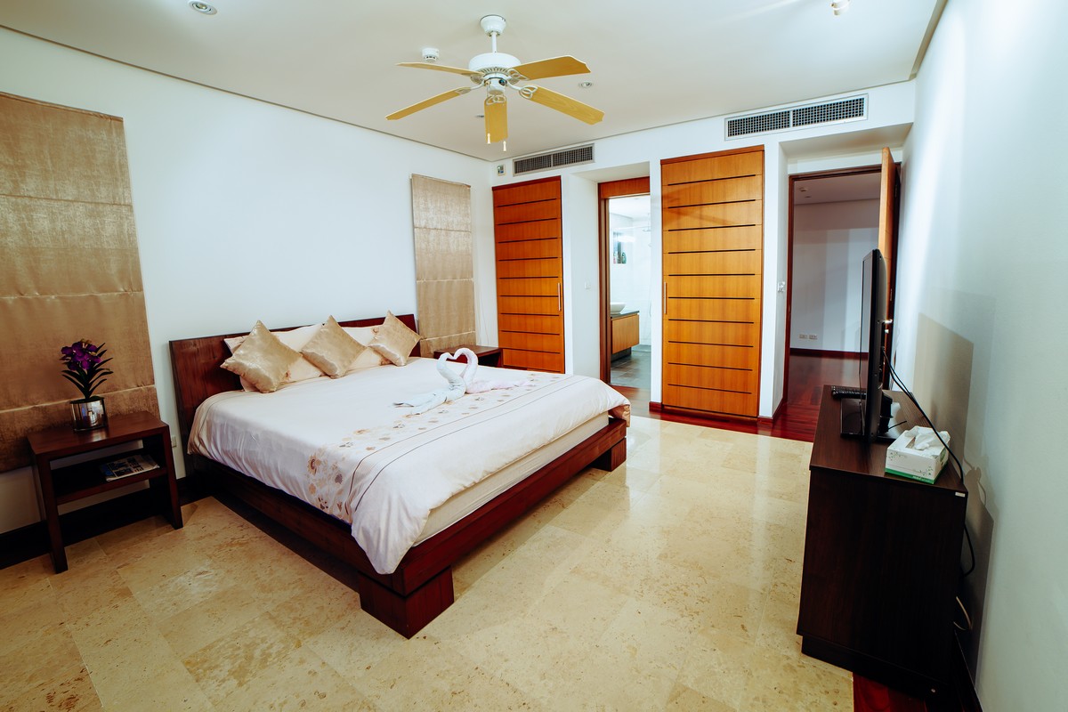 Потрясающая вилла с 4 спальнями и с видом на бассейн в проекте Равай Виллас, на пляже Равай