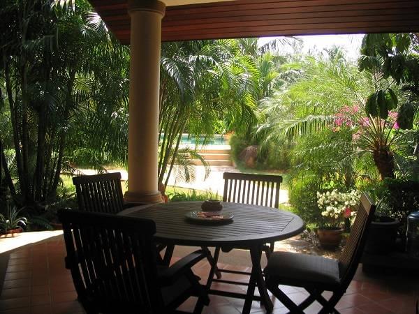 Потрясающая вилла с 2 спальнями и с видом на бассейн в проекте Лейкшор виллас, на пляже Бангтао/Лагуна