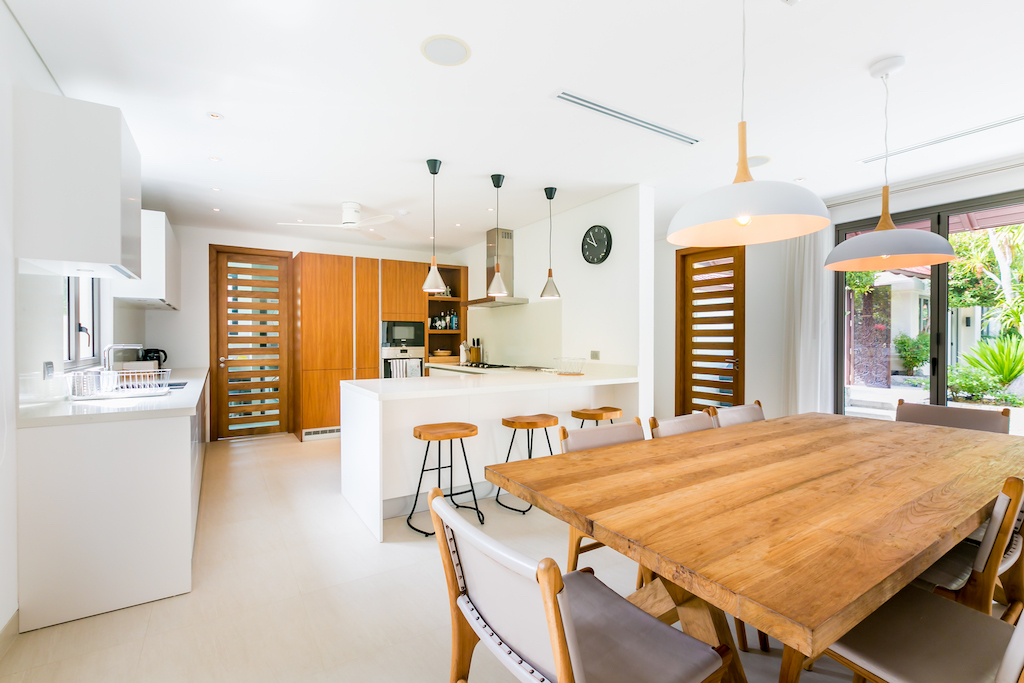 Удобная вилла с 4 спальнями и с видом на бассейн в проекте Сайтан, на пляже Бангтао/Лагуна (+ Видео обзор)