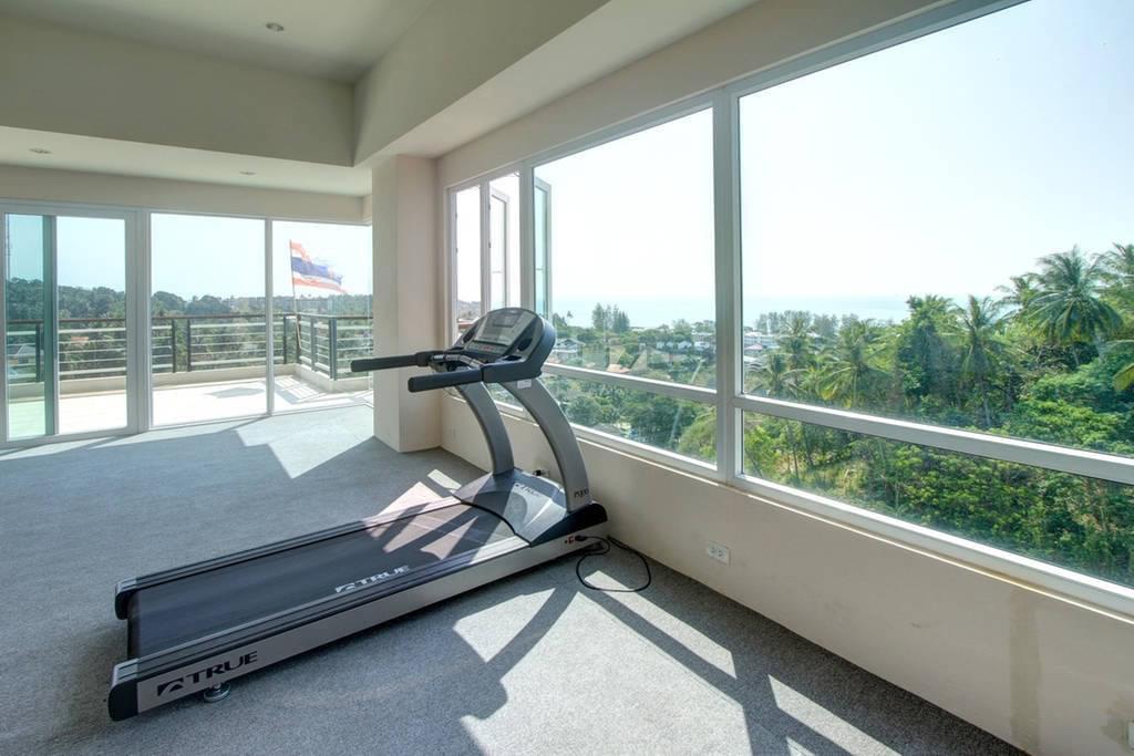 Комфортабельные апартаменты с 1 спальней и с видом на город в проекте Си энд Cкай, на пляже Карон