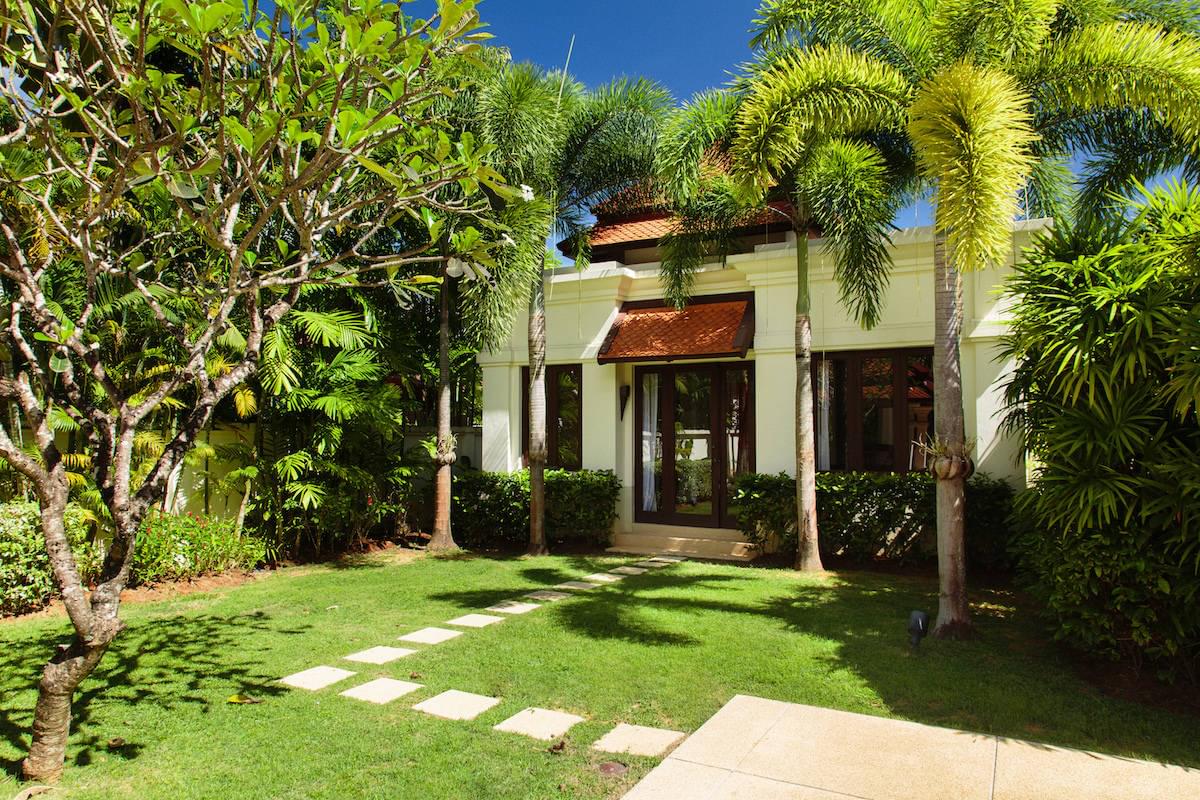 Комфортабельная вилла с 5 спальнями и с видом на бассейн в проекте Сайтан, на пляже Бангтао/Лагуна (+ Видео обзор)