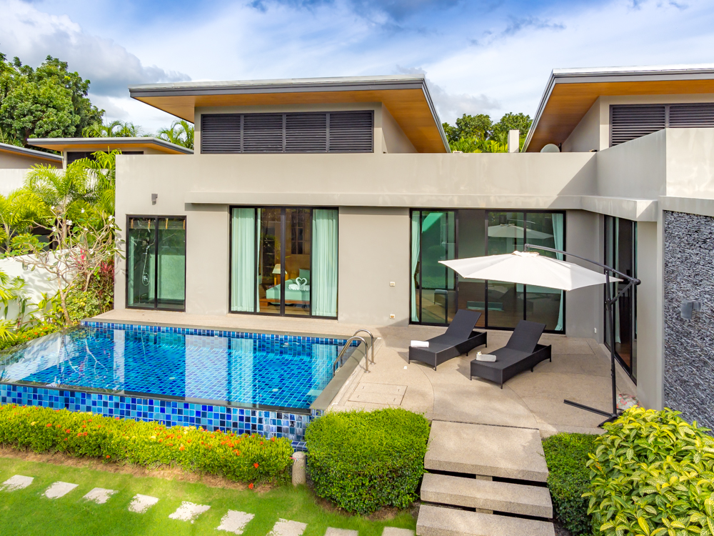 Cтильная вилла с 3 спальнями и с видом на бассейн в проекте Модерн Зен, на пляже Найхарн (+ Видео обзор)