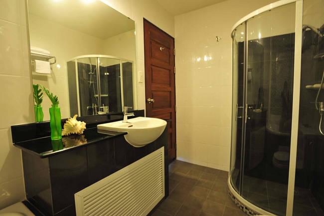 Cтильные апартаменты с 1 спальней и с видом на сад, не далеко от моря в проекте Чалонг Бичфронт, на пляже Чалонг