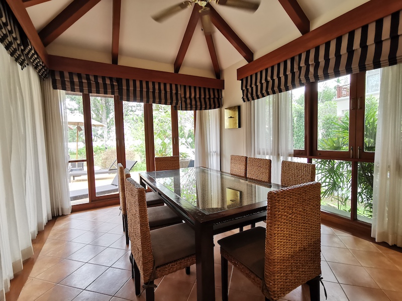 Сказочная вилла с 3 спальнями и с видом на бассейн в проекте Лагуна Хомс, на пляже Бангтао/Лагуна (+ Видео обзор)