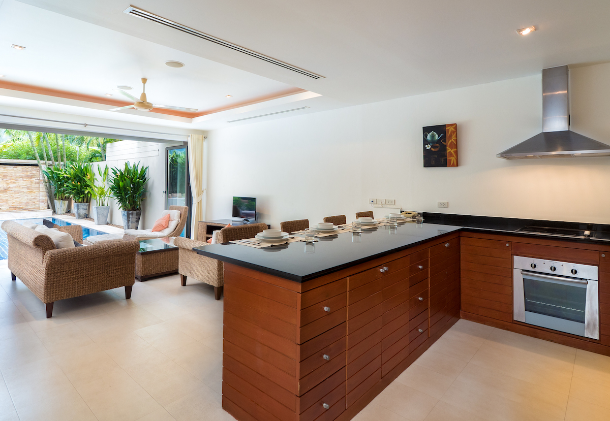 Шикарная вилла с 2 спальнями и с видом на бассейн в проекте Зе Резиденс Бангтао, на пляже Бангтао/Лагуна (+ Видео обзор)