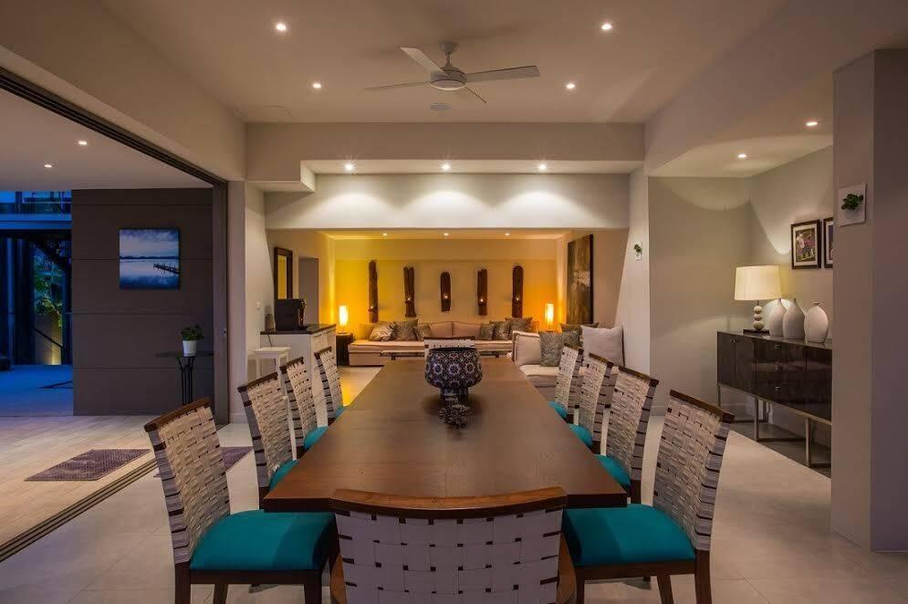 Потрясающая вилла премиум класса с 7 спальнями и с видом на море в проекте Ля Колин, на пляже Лаян 