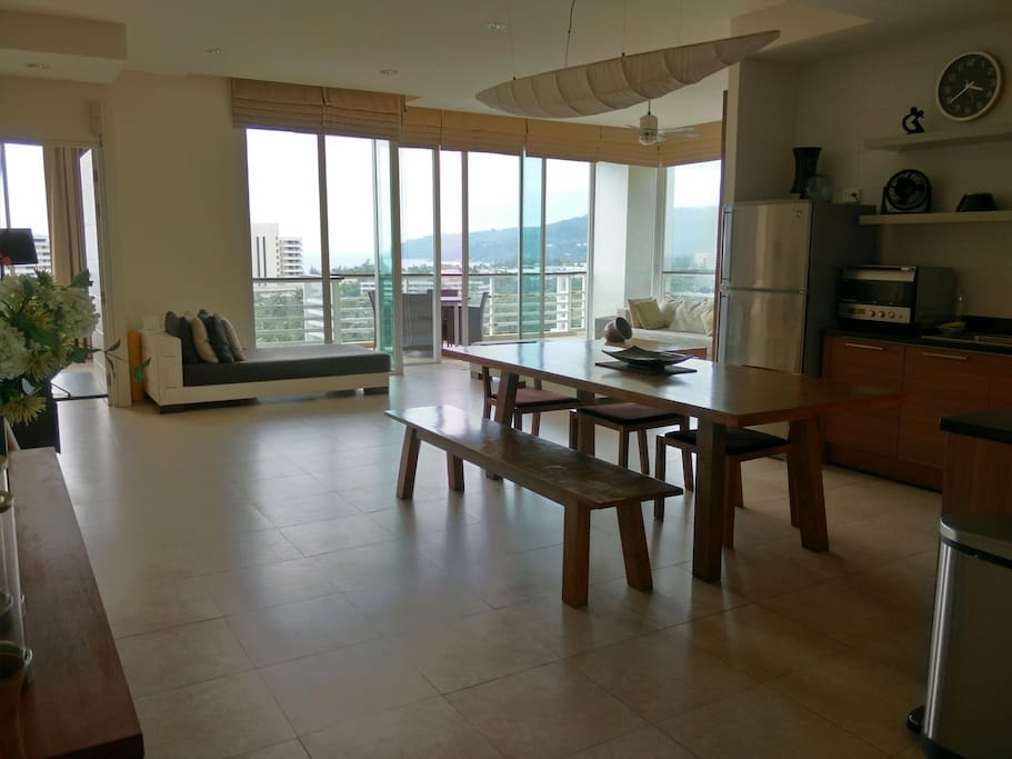 Модные апартаменты с 2 спальнями и с видом на море в проекте Карон Хилл, на пляже Карон