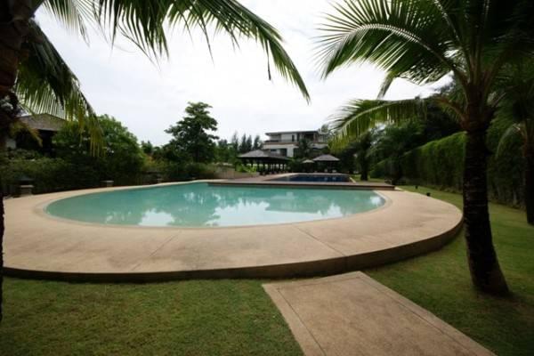 Превосходные апартаменты с 3 спальнями и с видом на сад, не далеко от моря в проекте Чом Таван, на пляже Бангтао/Лагуна (+ Видео обзор)