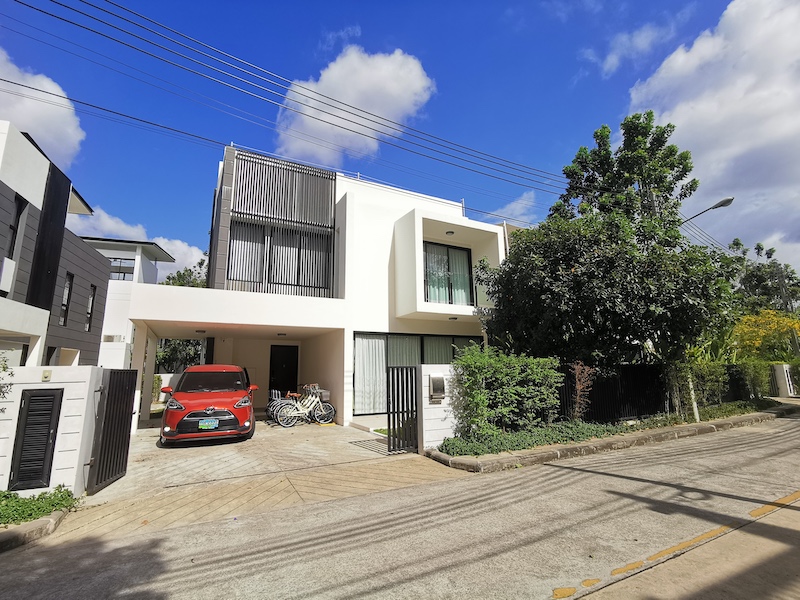 Превосходная вилла с 5 спальнями и с видом на бассейн в проекте Лагуна Парк, на пляже Бангтао/Лагуна