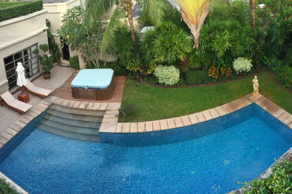 Комфортабельная вилла с 3 спальнями и с видом на бассейн в проекте Зе Резиденс Бангтао, на пляже Бангтао/Лагуна (+ Видео обзор)