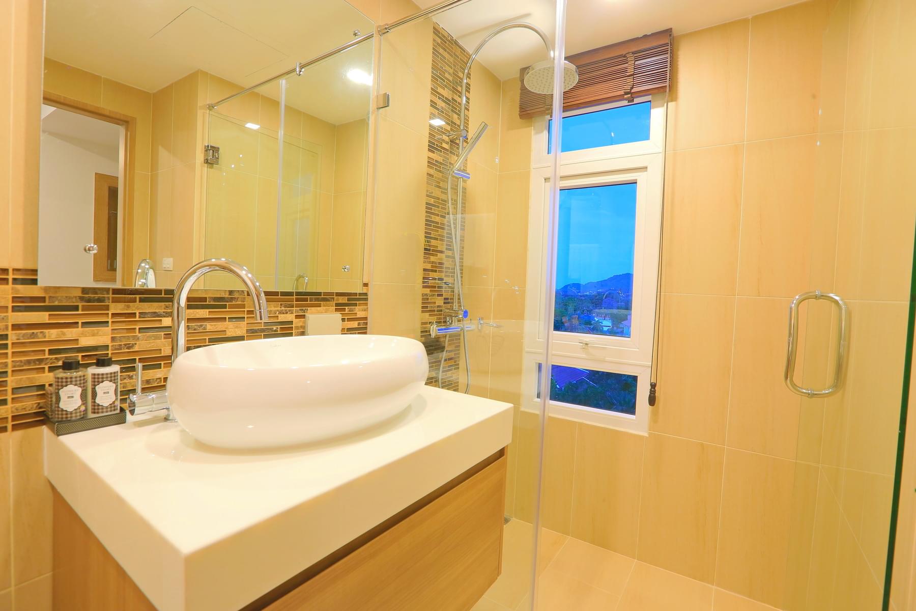 Великолепные апартаменты с 1 спальней и с видом на горы в проекте Калипсо, на пляже Найхарн