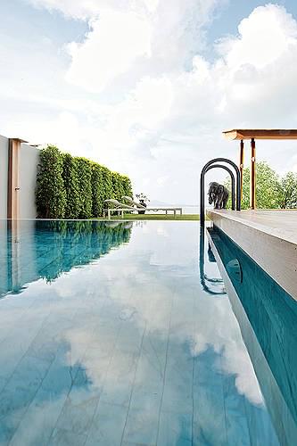 Великолепная вилла с 3 спальнями и с видом на море в проекте Ева бич, на пляже Равай