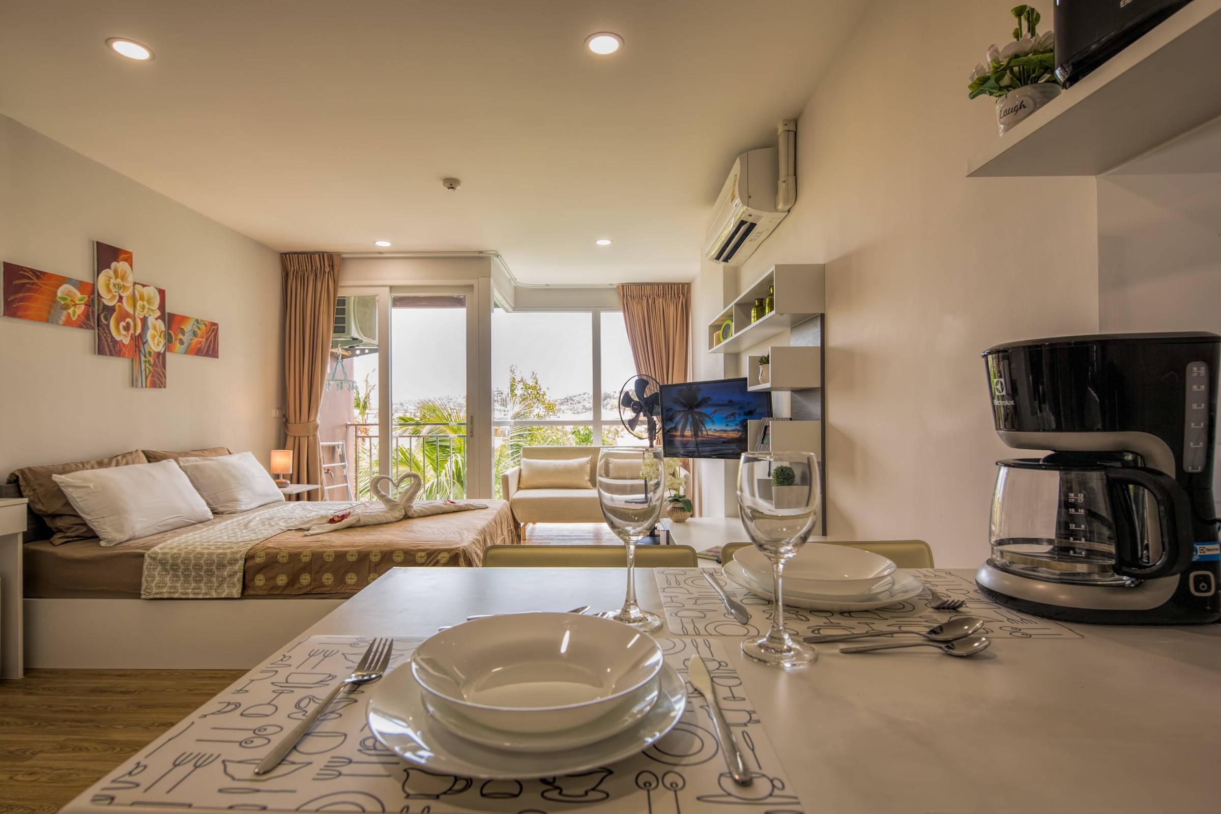 Восхитительные апартаменты с 1 спальней и с видом на город в проекте Ката Озон, на пляже Ката