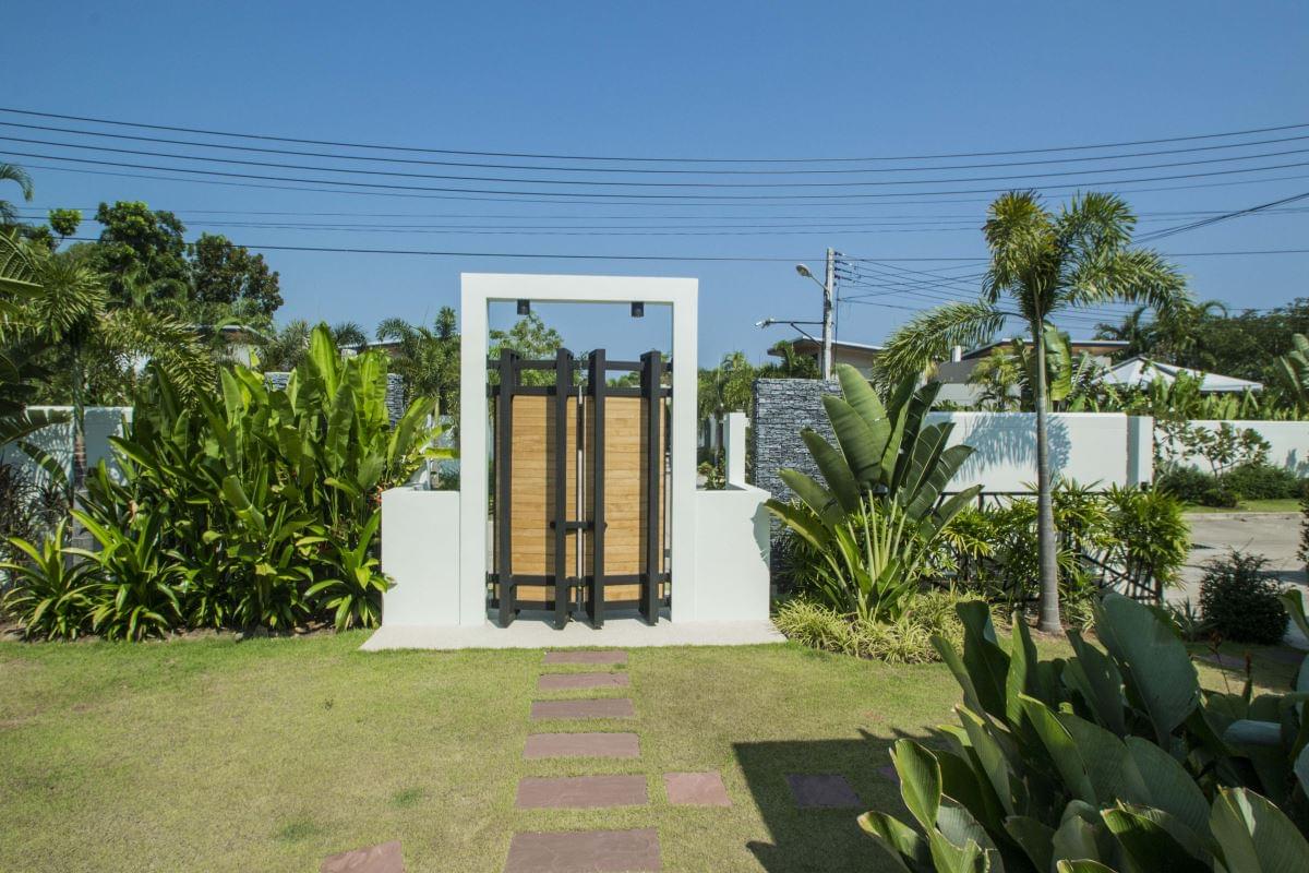 Модная вилла с 3 спальнями и с видом на бассейн в проекте Модерн Зен, на пляже Найхарн