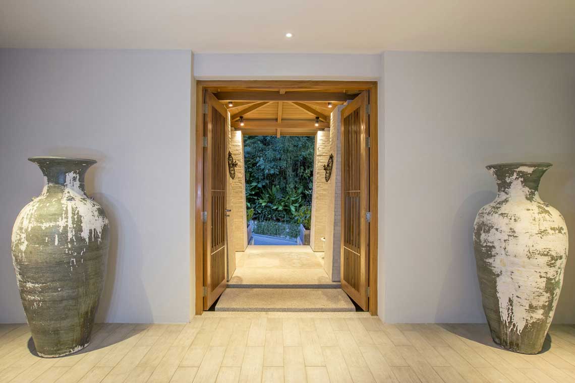 Сногсшибательная вилла премиум класса с 7 спальнями и с видом на море в проекте Ля Колин, на пляже Лаян 