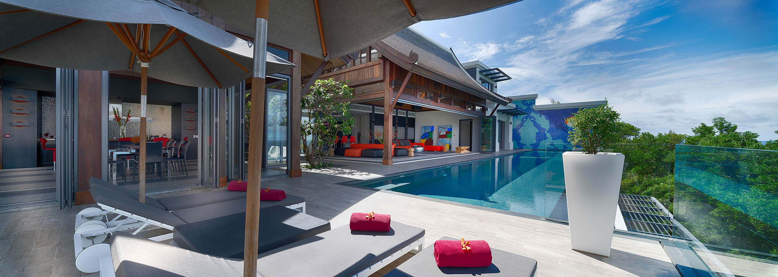 Сногсшибательная вилла премиум класса с 5 спальнями и с видом на море в проекте Малайвана, на пляже Найтон