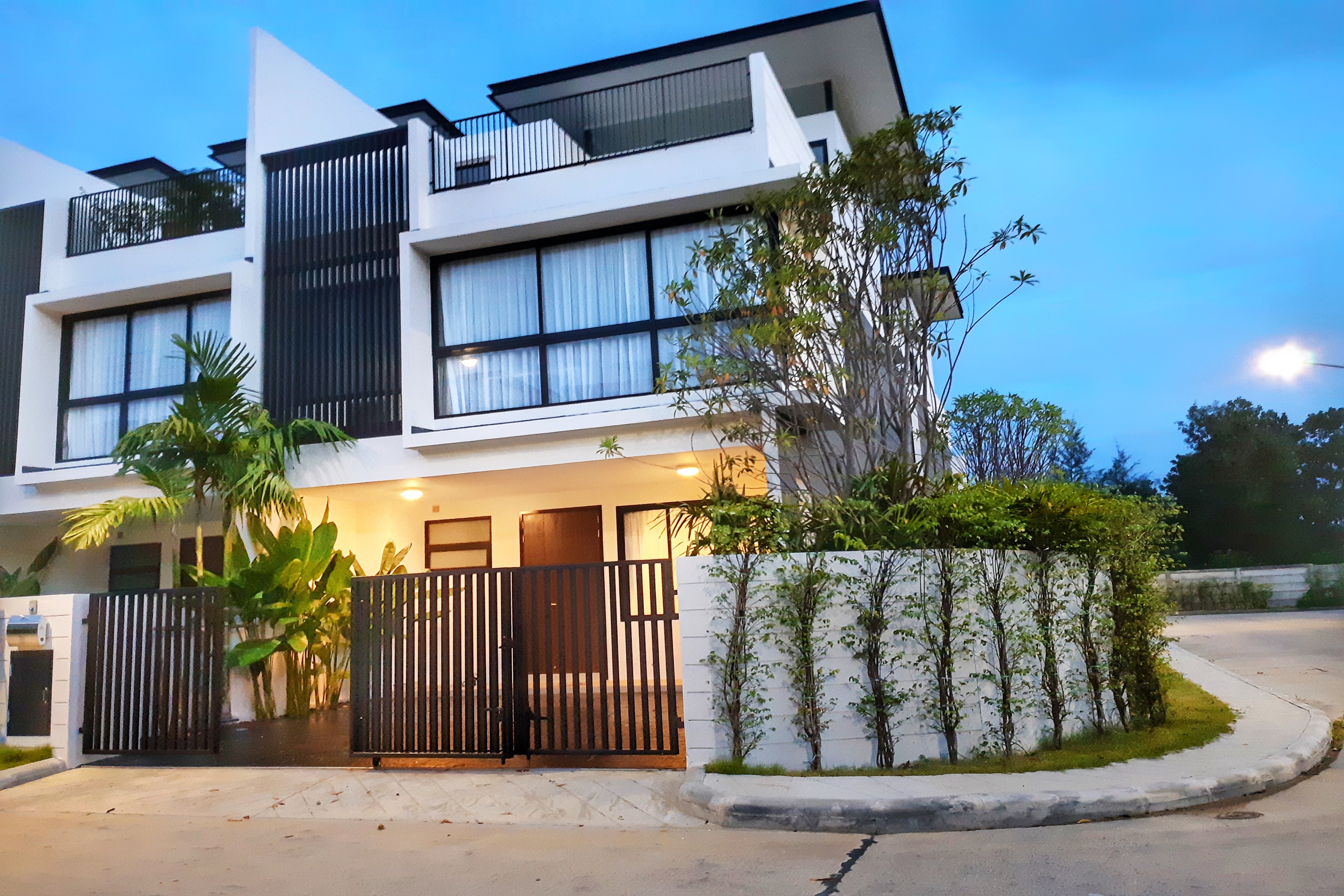 Cтильный таунхаус с 3 спальнями и с видом на сад в проекте Лагуна Парк, на пляже Бангтао/Лагуна