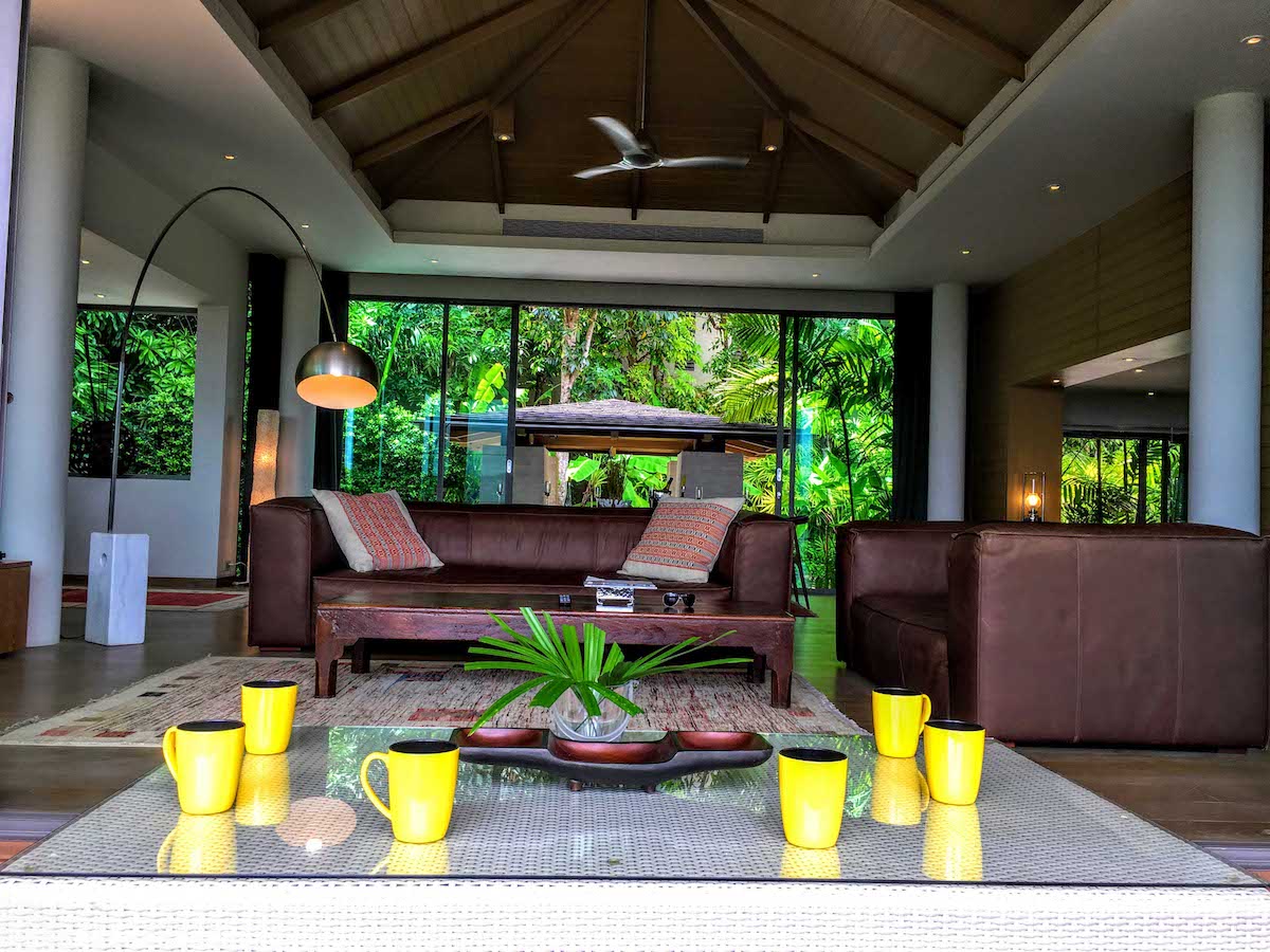 Шикарная вилла премиум класса с 4 спальнями и с видом на море в проекте Ля Колин, на пляже Лаян 