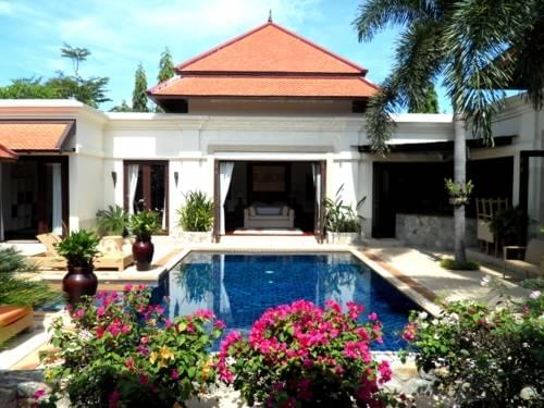 Сногсшибательная вилла с 4 спальнями и с видом на бассейн в проекте Сайтан, на пляже Бангтао/Лагуна (+ Видео обзор)