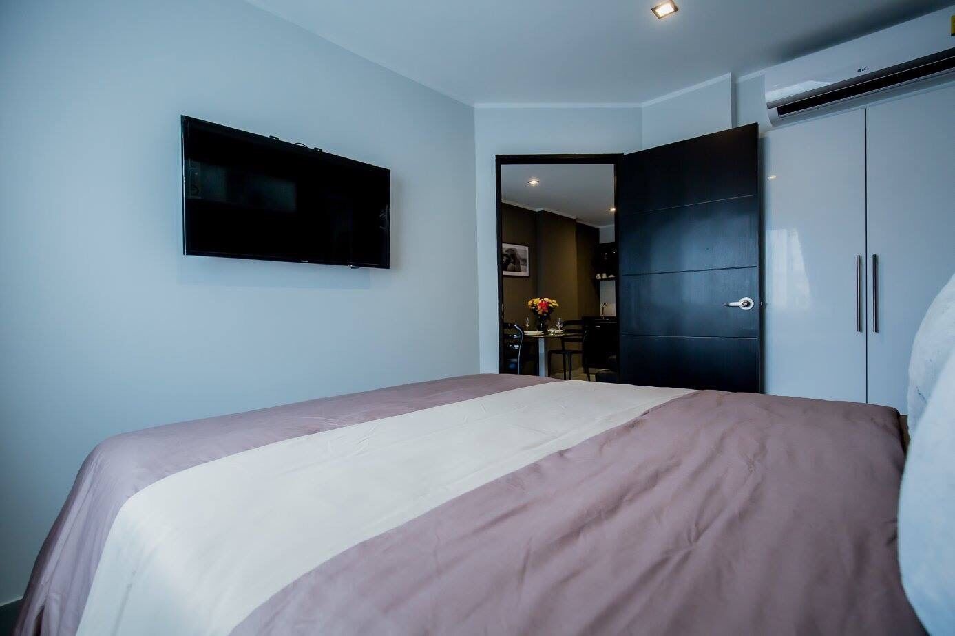 Удобные апартаменты с 1 спальней и с видом на горы, на пляже Чалонг