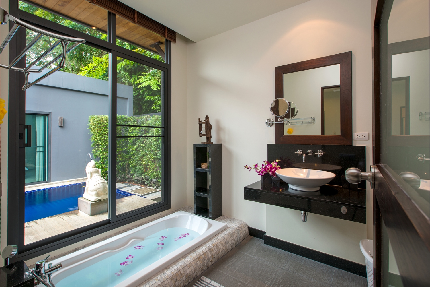 Property image - gallery 28