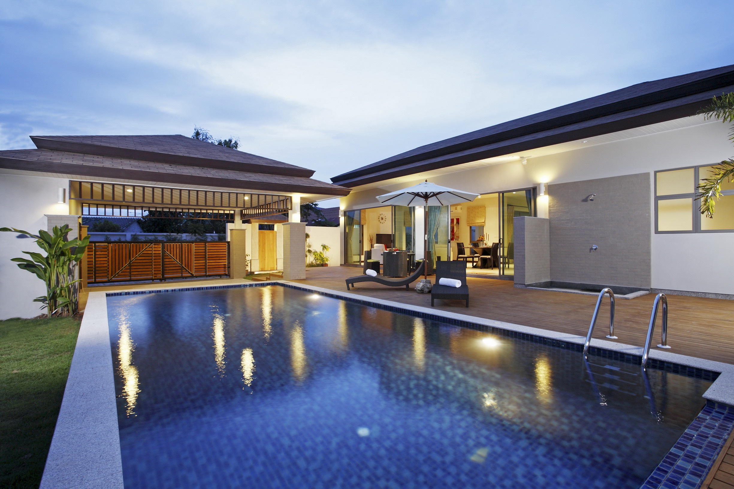 Комфортабельная вилла с 3 спальнями и с видом на бассейн в проекте Танод Эстэйт, на пляже Бангтао/Лагуна (+ Видео обзор)