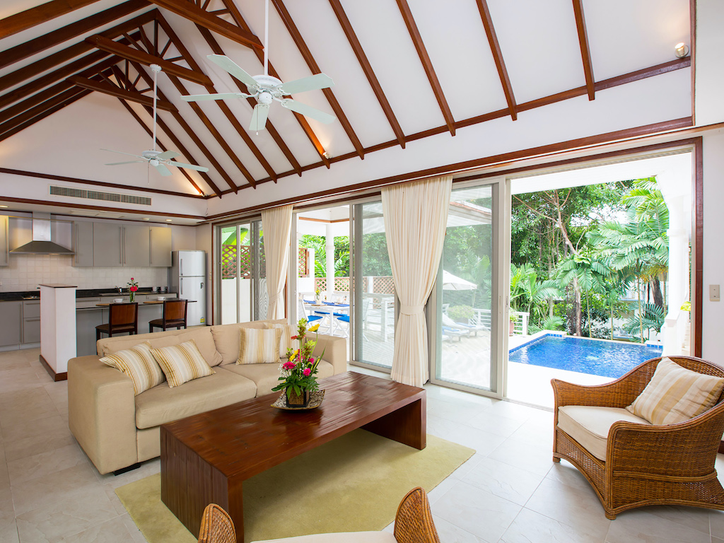 Потрясающая вилла с 3 спальнями и с видом на море в проекте Катаманда, на пляже Ката