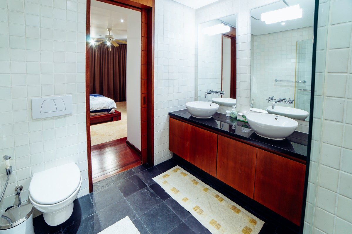 Потрясающая вилла с 4 спальнями и с видом на бассейн в проекте Равай Виллас, на пляже Равай