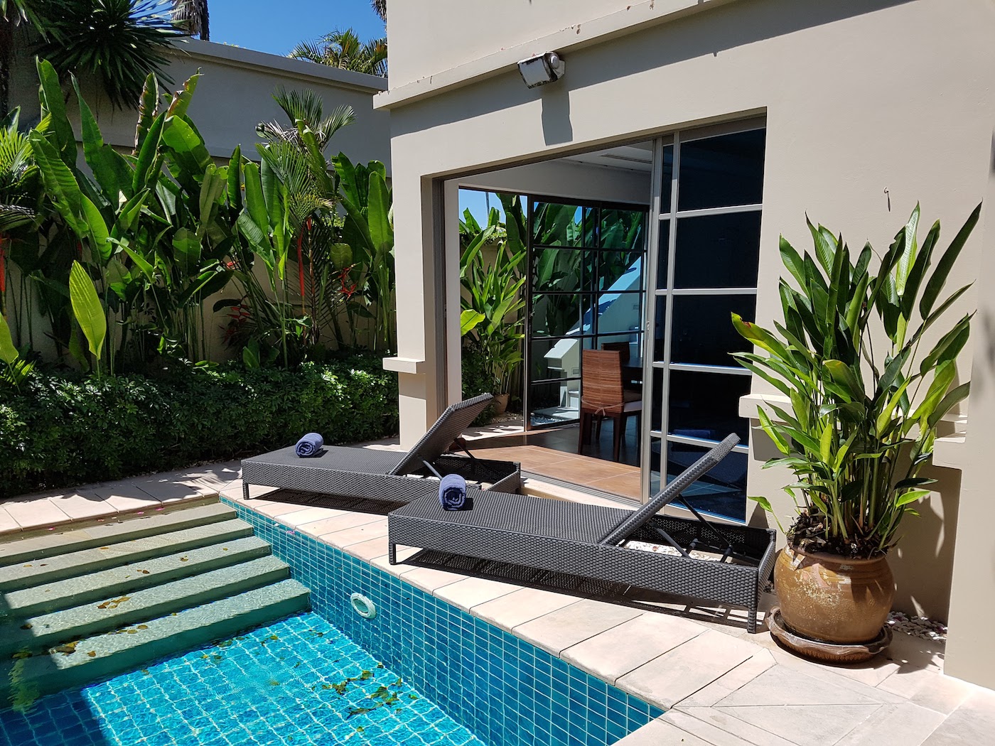 Модная вилла с 3 спальнями и с видом на бассейн в проекте Зе Резиденс Бангтао, на пляже Бангтао/Лагуна (+ Видео обзор)