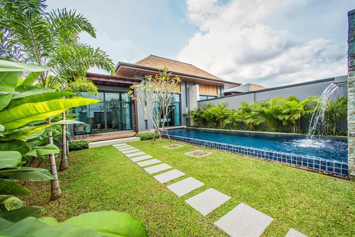 Превосходная вилла с 2 спальнями и с видом на бассейн в проекте Оникс, на пляже Найхарн