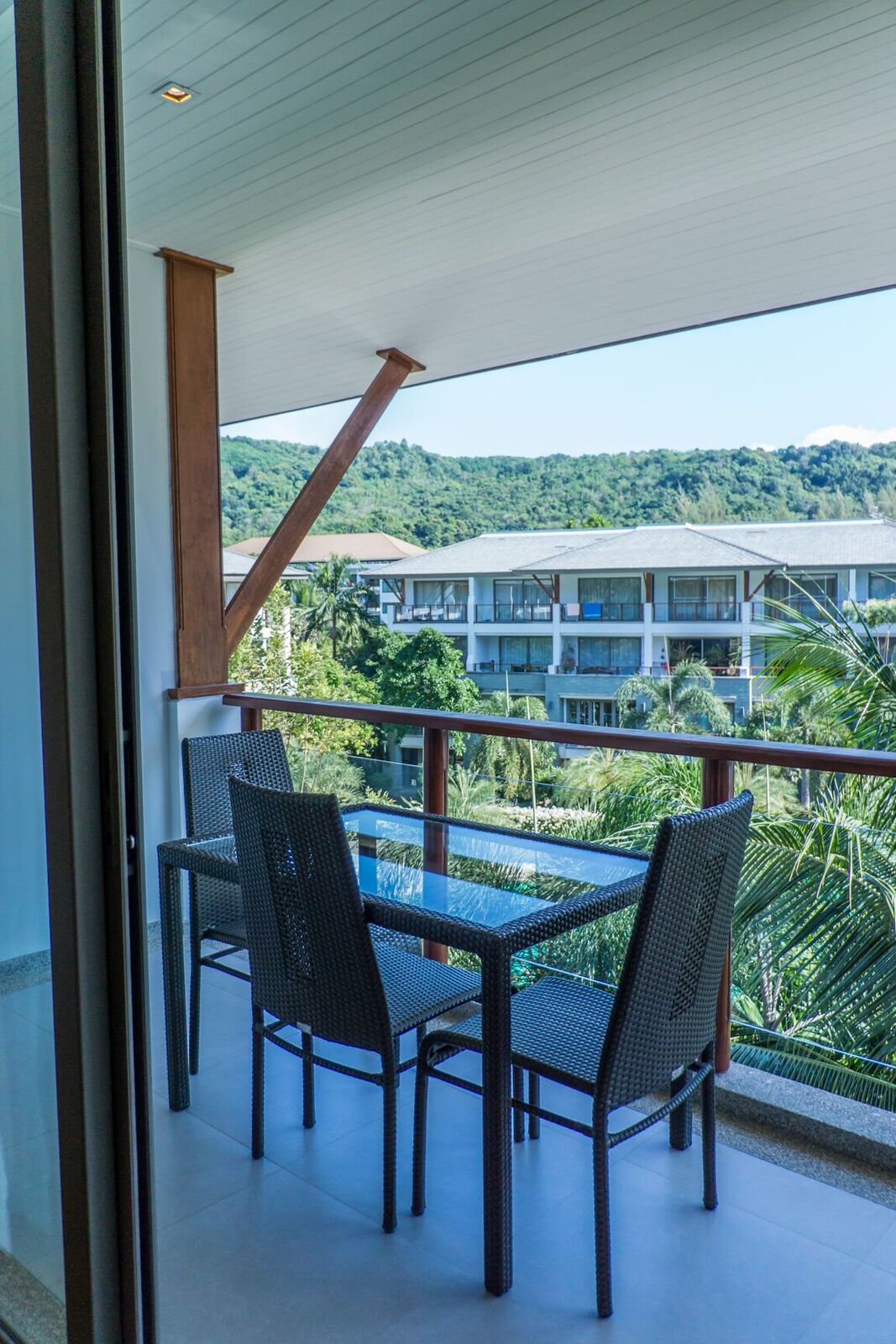 Удобный пентхауз с 1 спальней и с видом на бассейн, не далеко от моря в проекте Перл оф Найтон, на пляже Найтон (+ Видео обзор)