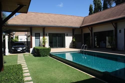 Модная вилла с 3 спальнями и с видом на бассейн в проекте Кокянг, на пляже Найхарн