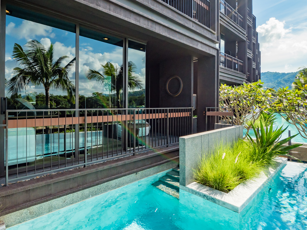 Прекрасные апартаменты с 2 спальнями и с видом на бассейн в проекте Сатурдэйс, на пляже Равай