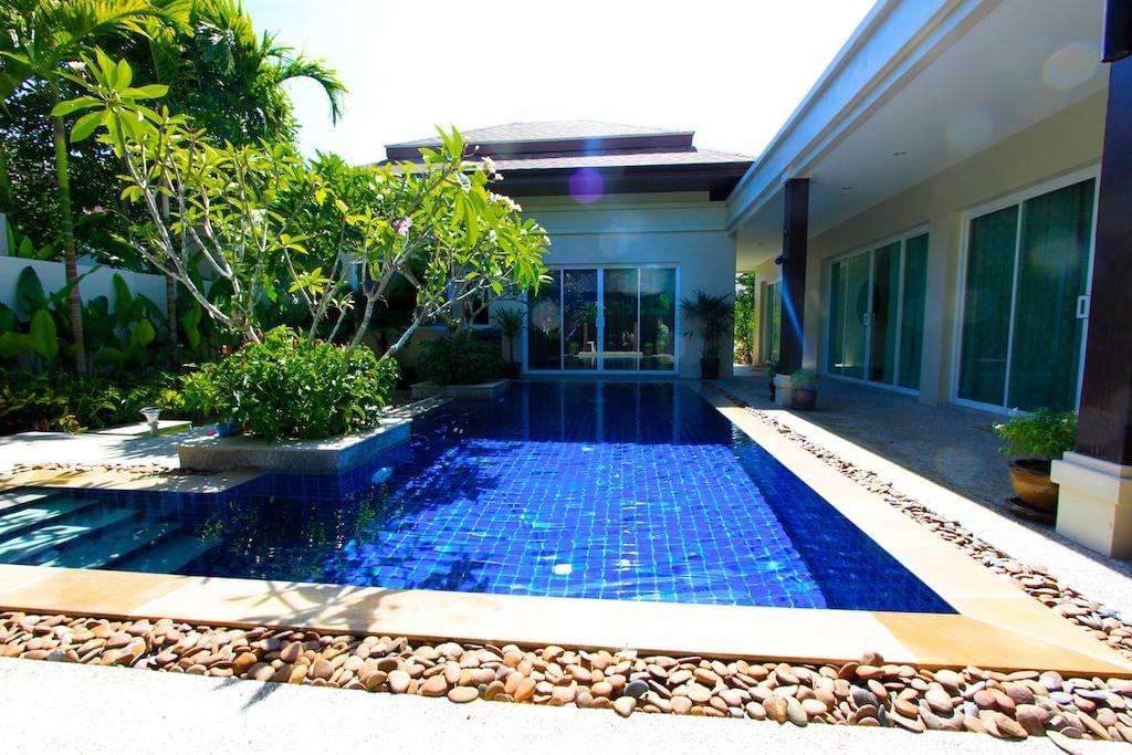 Удобная вилла с 3 спальнями и с видом на бассейн в проекте Равай Гранд Хаус, на пляже Равай