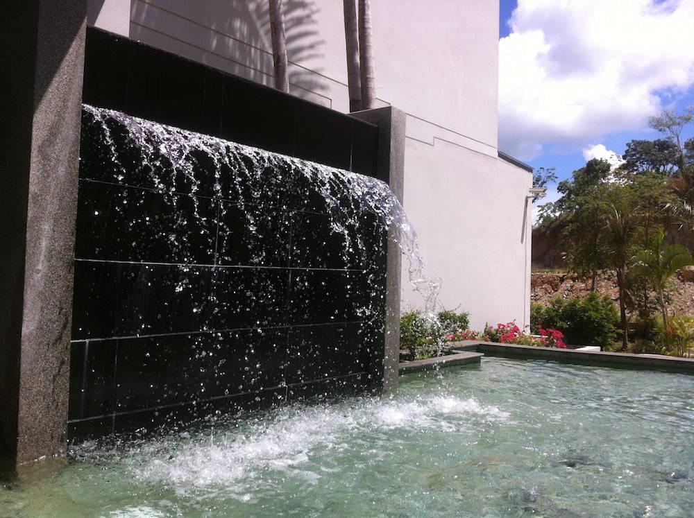 Превосходные апартаменты с 2 спальнями и с видом на море в проекте Карон Хилл, на пляже Карон