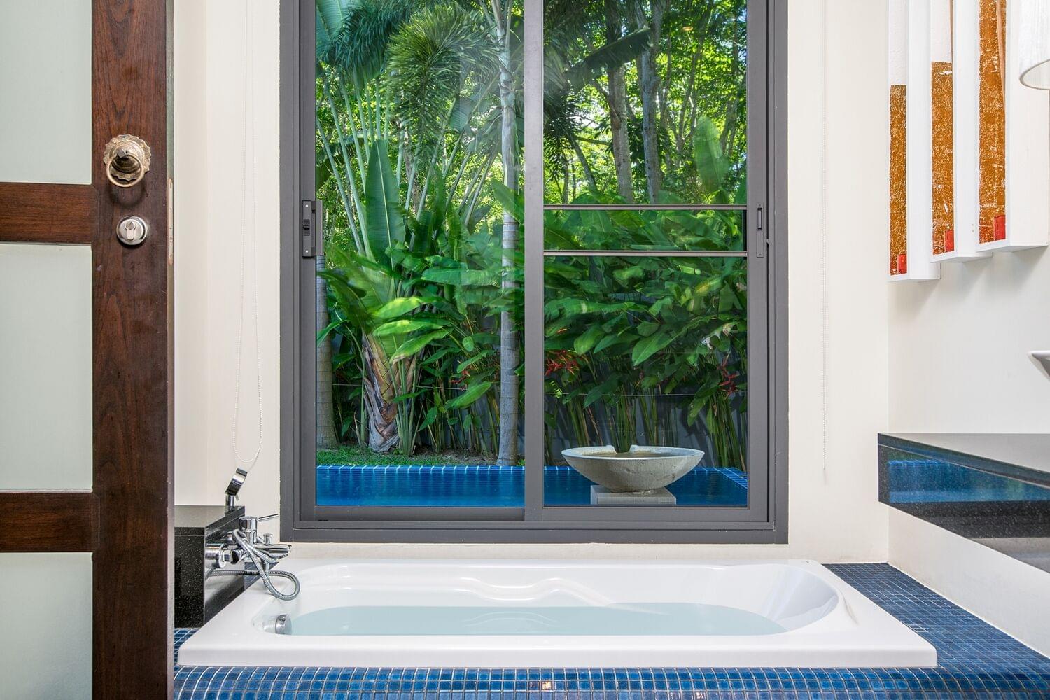 Шикарная вилла с 3 спальнями и с видом на бассейн в проекте Сайюань Естейт, на пляже Равай