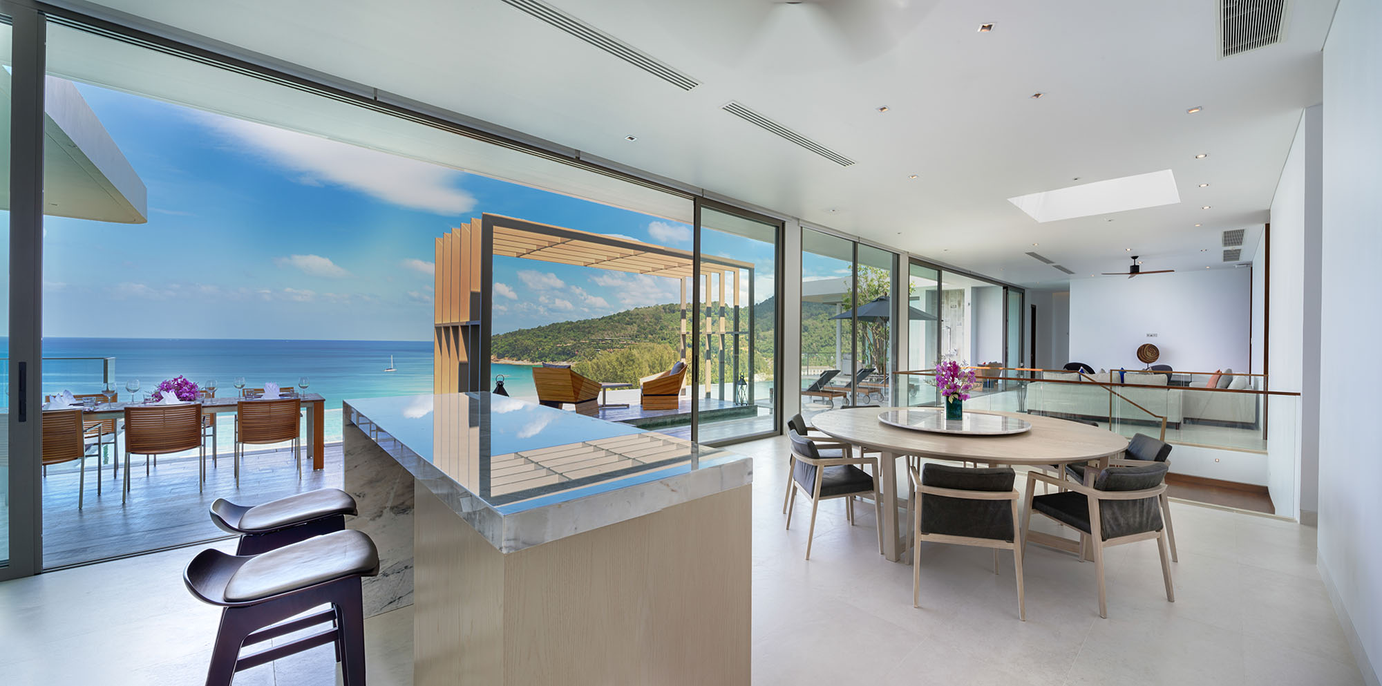 Великолепные апартаменты с 4 спальнями и с видом на море в проекте Малайвана, на пляже Найтон