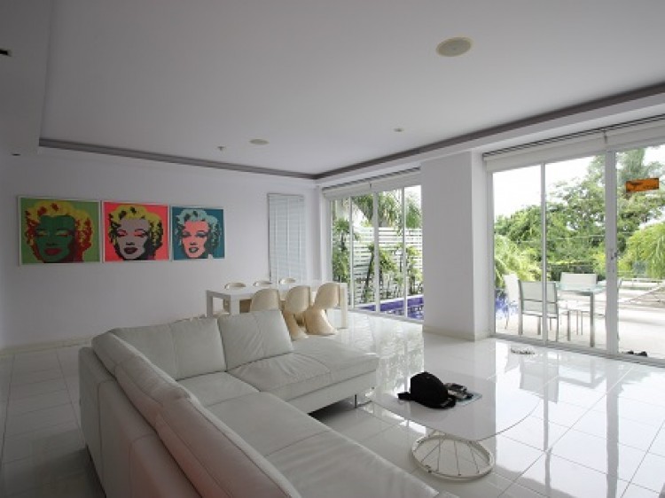 Cтильная вилла с 3 спальнями, на пляже Найхарн