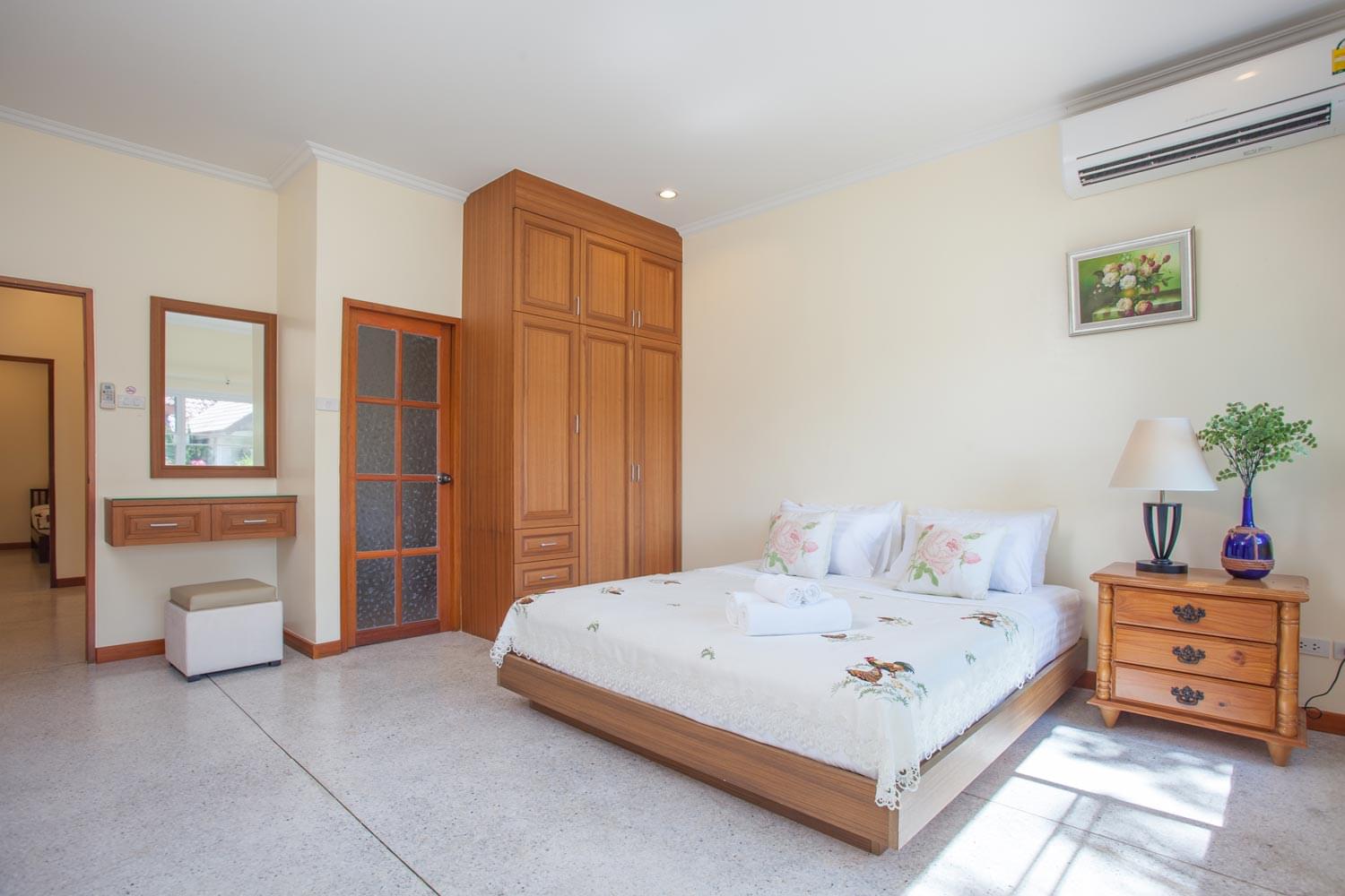 Сногсшибательная вилла с 4 спальнями и с видом на сад, на пляже Чалонг