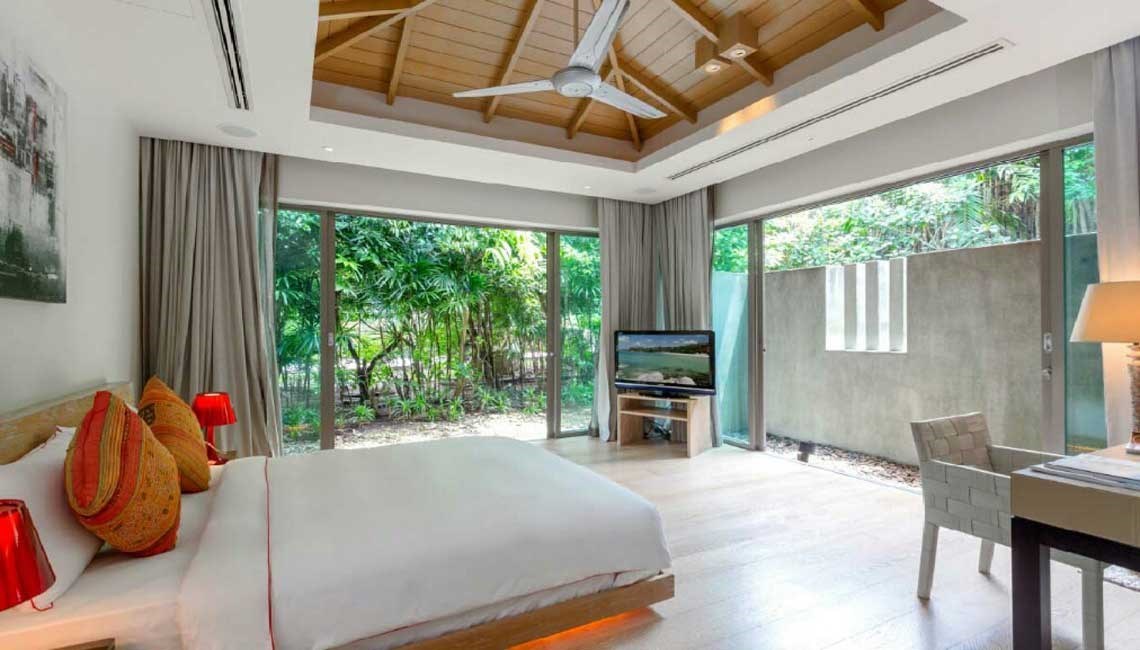 Удобная вилла с 4 спальнями и с видом на море в проекте Ля Колин, на пляже Лаян 