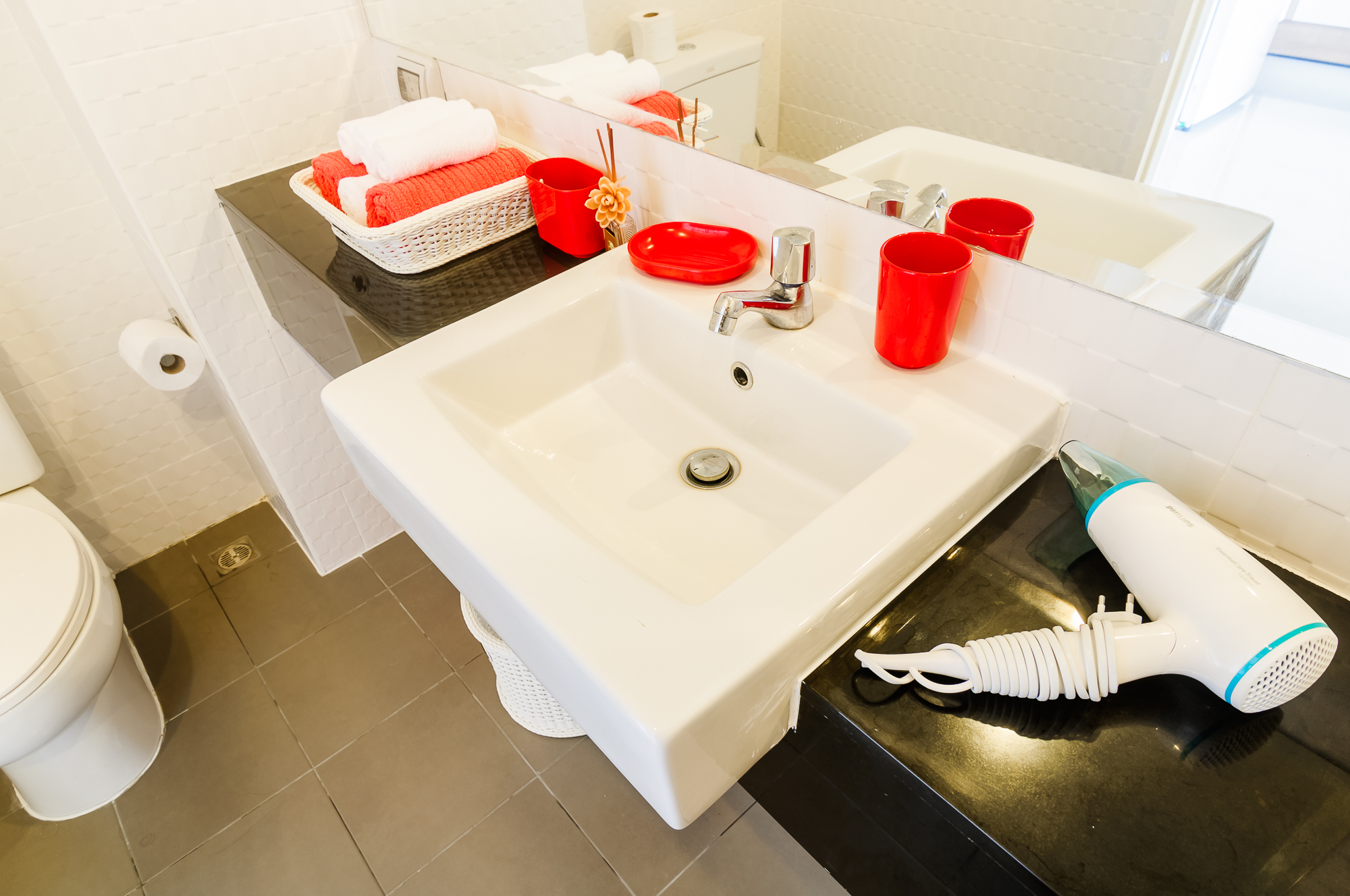 Удобные апартаменты с 1 спальней и с видом на бассейн в проекте Карон Чик, на пляже Карон