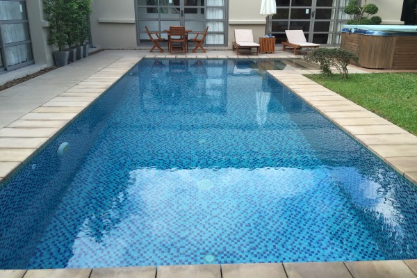 Комфортабельная вилла с 3 спальнями и с видом на бассейн в проекте Зе Резиденс Бангтао, на пляже Бангтао/Лагуна (+ Видео обзор)