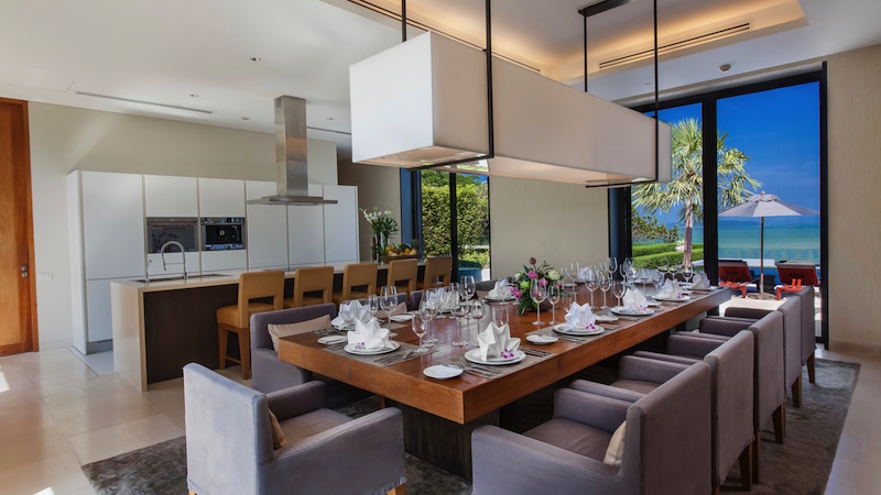 Роскошная вилла премиум класса с 9 спальнями и с видом на море в проекте Зе Бэй, на пляже Мыс Яму